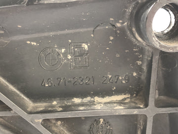 BMW K 1100 LT 100 [1994] - porte-traits palatinés sur la plaque de support du pied droit du pied droit