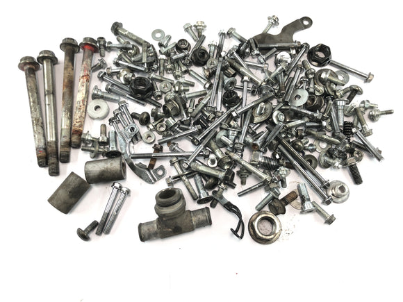 SWM SM 125 R [2018] - 余った部品とネジの混合ロット