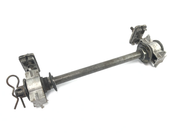 Yamaha XTZ 660 3YF [1992] - náprava zadní nápravy s napínákem řetězu