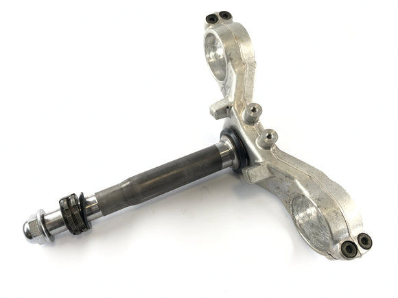 Yamaha YZF 750 R 4HN [1996] - Haarukan silta alla