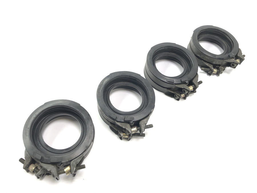 Yamaha YZF R1 RN09 [2003] - Wlot w kocu ssącym dla kawałka łączącego gaźnika