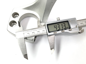 Triumph Sprint St 1050 [2005]  - 左右のハンドルファム