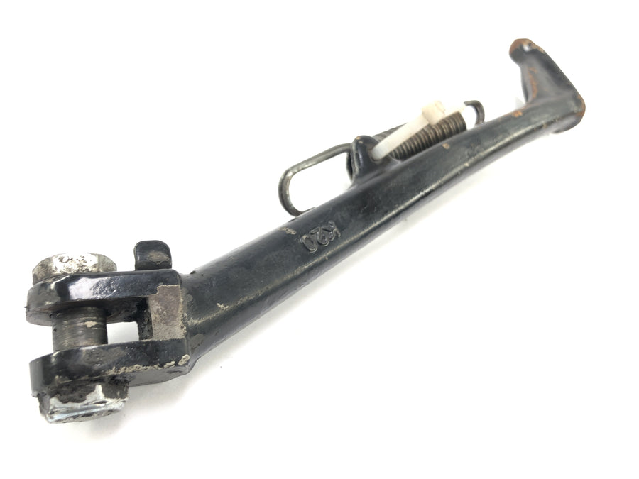 Kawasaki GPZ 1000 RX [1987] - сторона с подставкой для перья