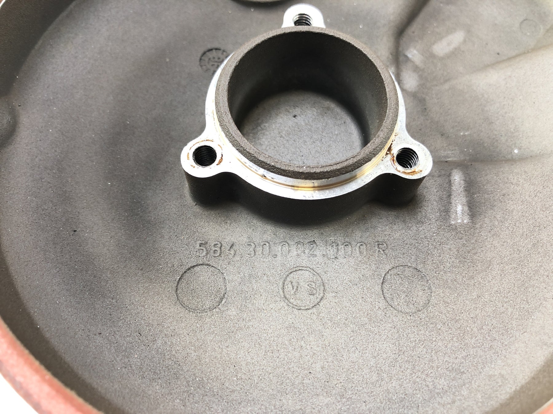 KTM 640 LC4 Adventure [2000] - Engine cover alternator cover