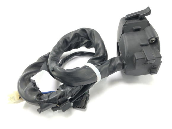 Honda CBR 900 RR SC28 [1994] - Переключатель руля на левой руле.