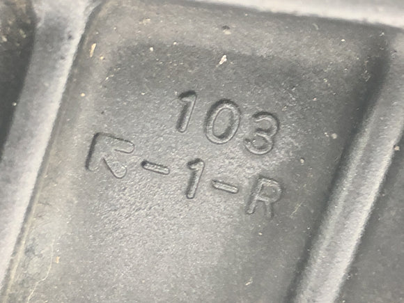 Kawasaki Zephyr 750 ZR750C [1994] - Fußrastenanlage Fahrer Beifahrer Fußraste Halter rechts