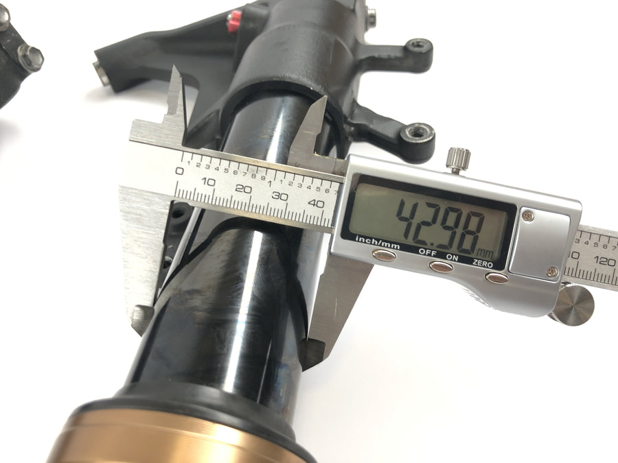 Suzuki GSX R 1000 WVB6 K6 [2006] - Gabel Telegabel Upside Down Vorderradgabel mit Achse