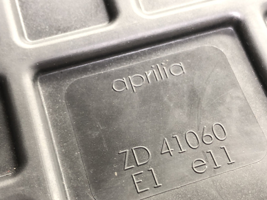 Aprilia RSV4 1000 [2010] - Caja de filtro de aire Airbox