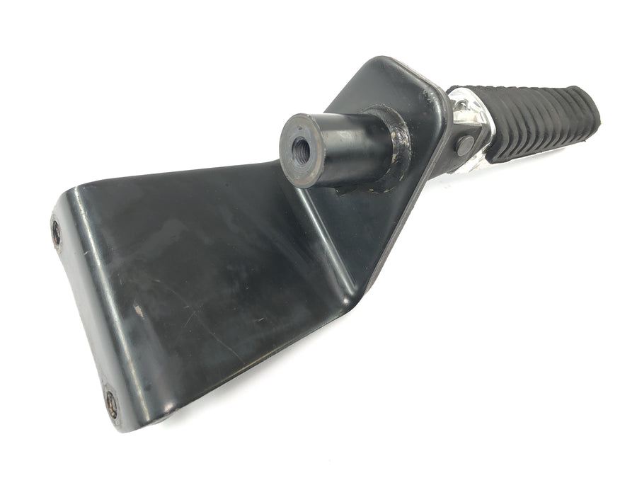 Suzuki VZ 1500 WVCU [2011] - Førerfotstøtte venstre Førerfotstøtte med holder