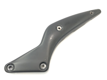 Suzuki VZ 1500 WVCU [2011] - Achterspatbordsteun linker beugel achterspatbord - 0