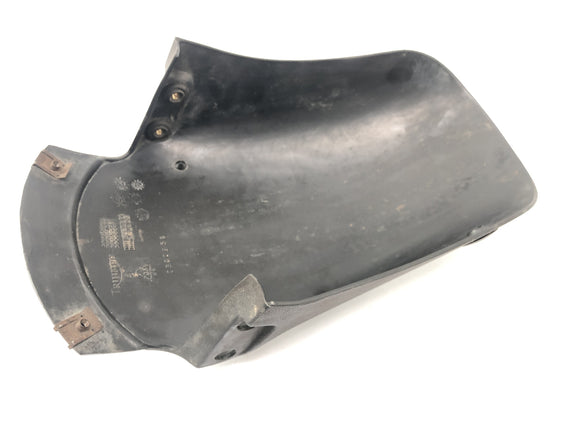 Triumph Sprint St 1050 [2005]  - フェンダーのフロントフィンギングリア部分