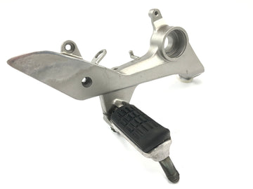 Honda VFR 800 FI RC46 [1999] - Fußraste Fahrerfußraste Fußrastenhalter rechts