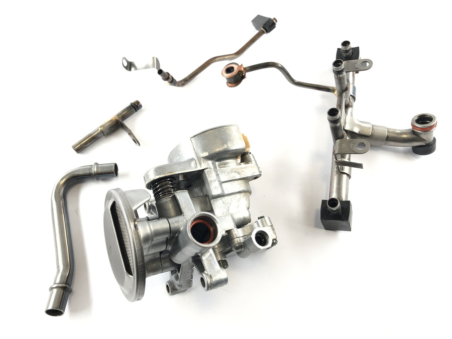 Yamaha V Max 1200 2we [1996] - oil pump with oil pipes