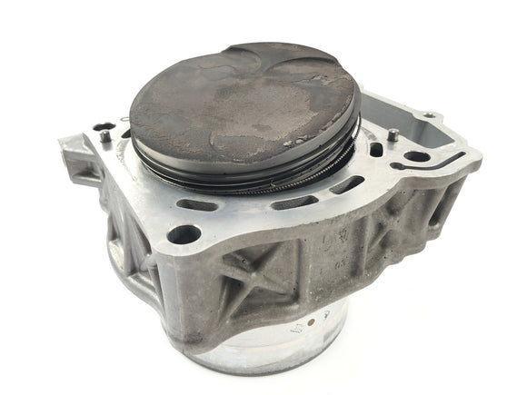 KTM 1050 Adventure [2017] - Cylinder z tłokami z przodu