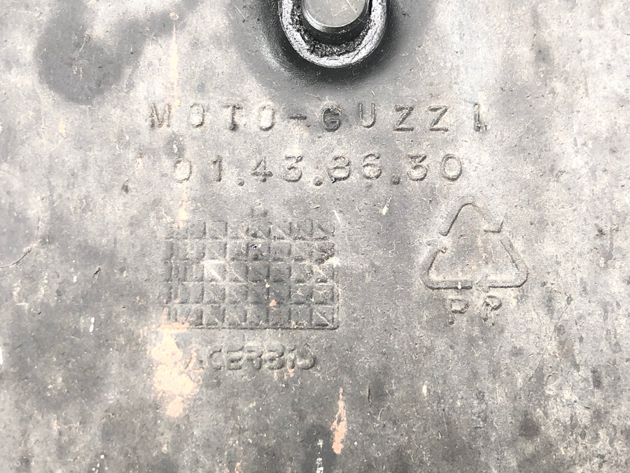 Moto Guzzi V11 Sport [1999] - nummerpladeholder baglygtemontering stænkskærm