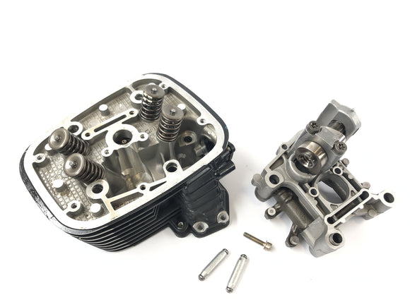 BMW R 1200 C 259C [1997]  - 左側にカムシャフトストーンとカムシャフトが付いているシリンダーヘッド