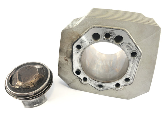 Moto Guzzi Norge 1200 [2006] - Sylinteri vasemmalla puolella