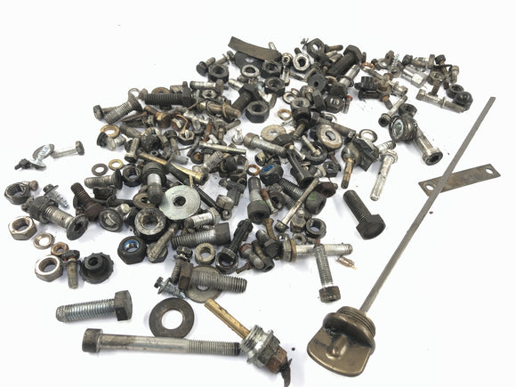 BMW R 100 RT 247 [1981] - Šrouby a zbytkové díly jsou konlidovány