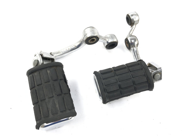 ヤマハXV 750 5G5 [1982]  - フットレストドライバーのフットレスト左と右カップル