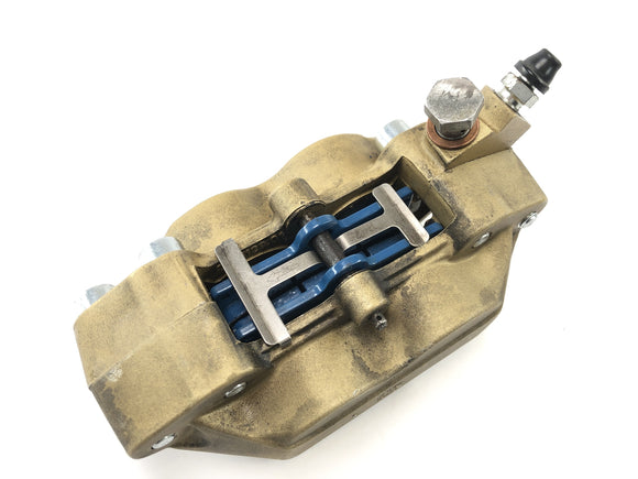 Ducati Monster M600 [1995] - Jarrun paksuusjarrujen pihdit edessä