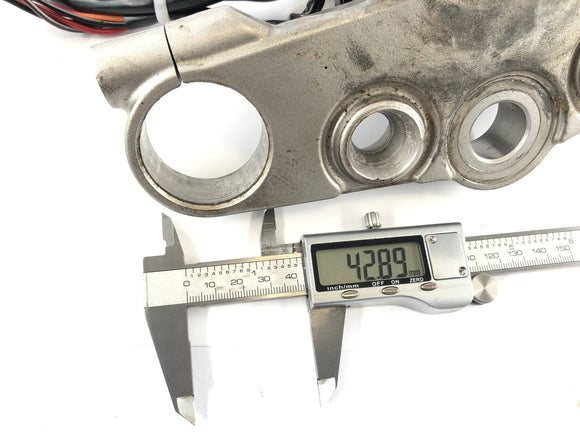 スズキGSF 1200 S Bandit WVA9 [2003]  - イグニッションロックタンクロックの上にフォークブリッジを備えた錠前屋