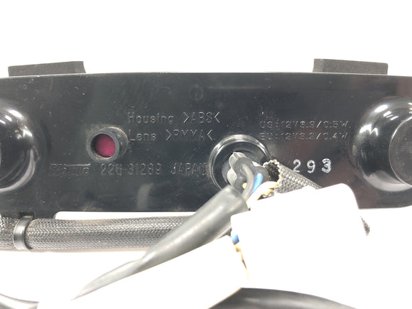 Yamaha YZF R1 RN09 [2003] - baklys baklys bremselys ved baklysbelysningen