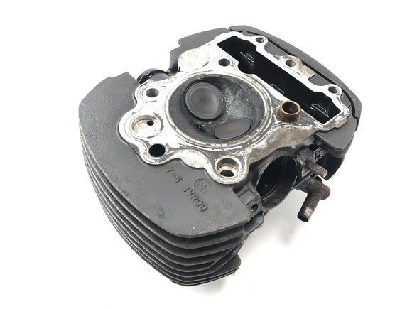 Yamaha XVS 650 Drag Star VM03 [2001] - Sylinterin pää edessä