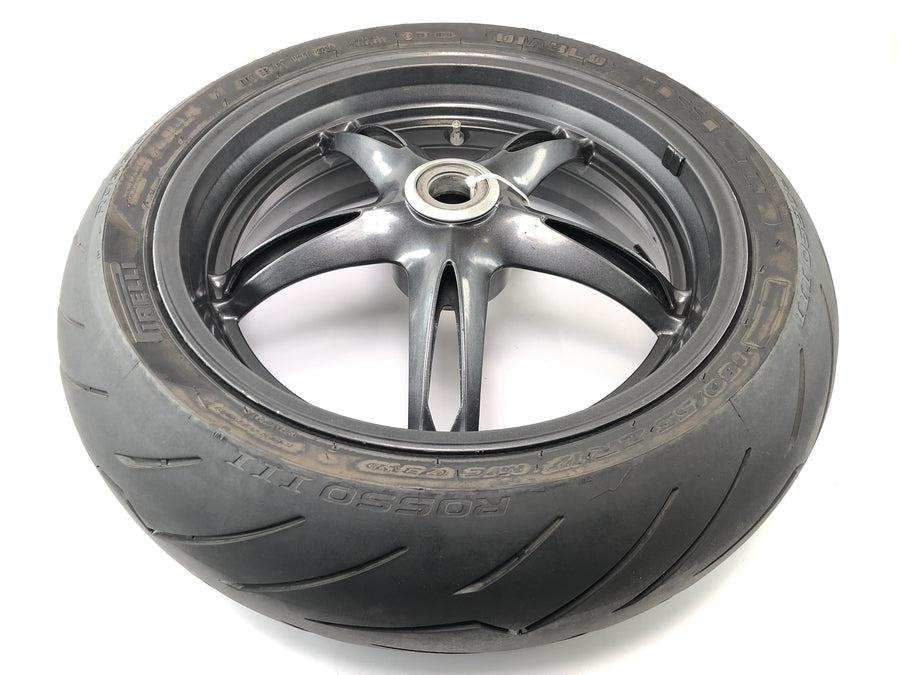 Triumph Speed Triple 1050 515NJ [2007] - llanta trasera negra de 5 radios aluminio 5,50 x 17"