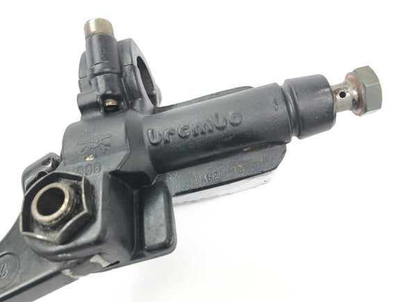 Ducati Monster M600 [1995] - Acoplamento da bomba da alavanca da alavanca do guidão