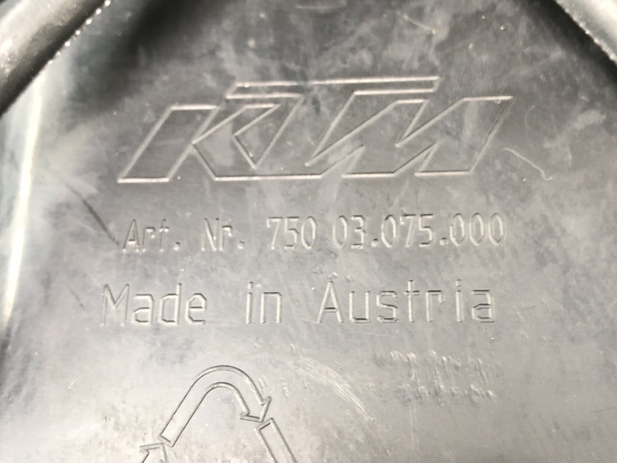 KTM 690 SM Prestige [2007] - Verktygsfack