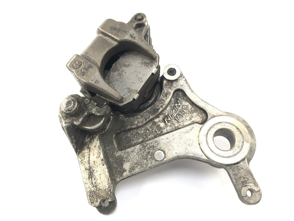 Honda NX 650 RD02 [1989] - тормозный суппорт сзади с якорной пластиной