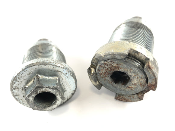 Honda Goldwing GL 1100 SC02 [1980] - Пара качающихся болтов