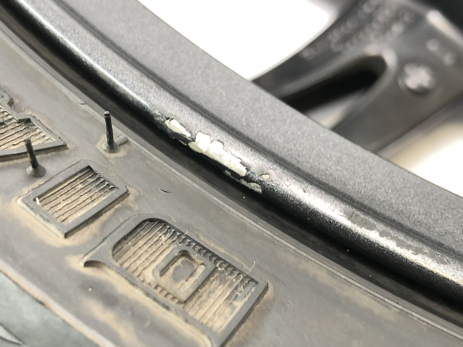 Triumph Speed Triple 1050 515NJ [2007] - llanta trasera negra de 5 radios aluminio 5,50 x 17"