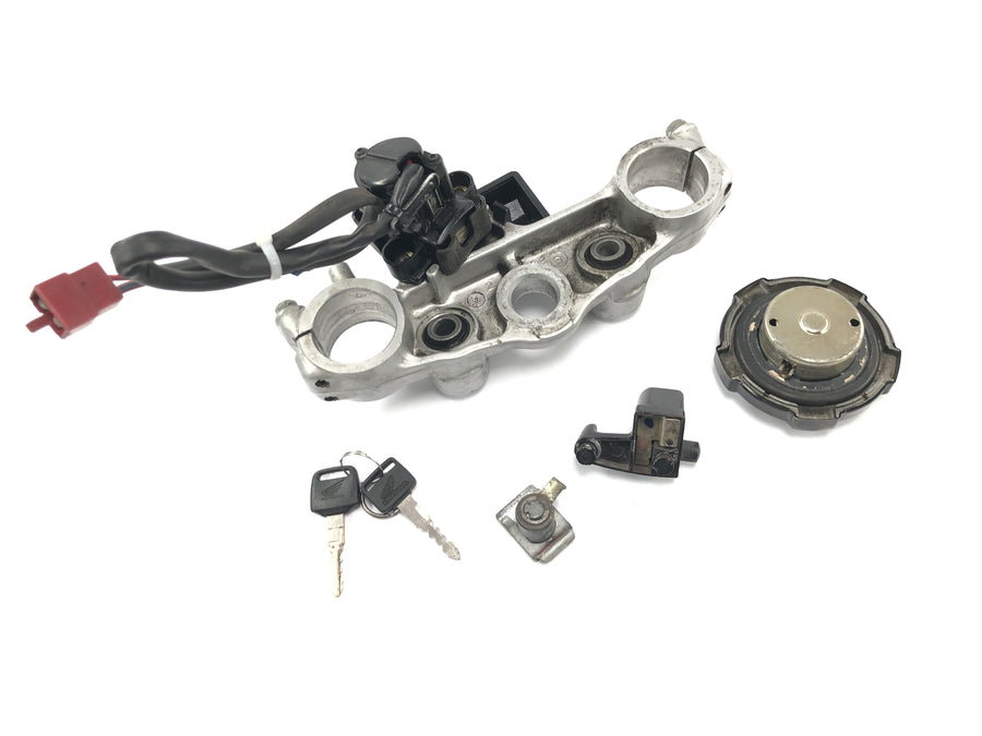 Honda XRV 750 Africa Twin RD04 [1990] - piastra forcella superiore con tappo serbatoio blocchetto accensione