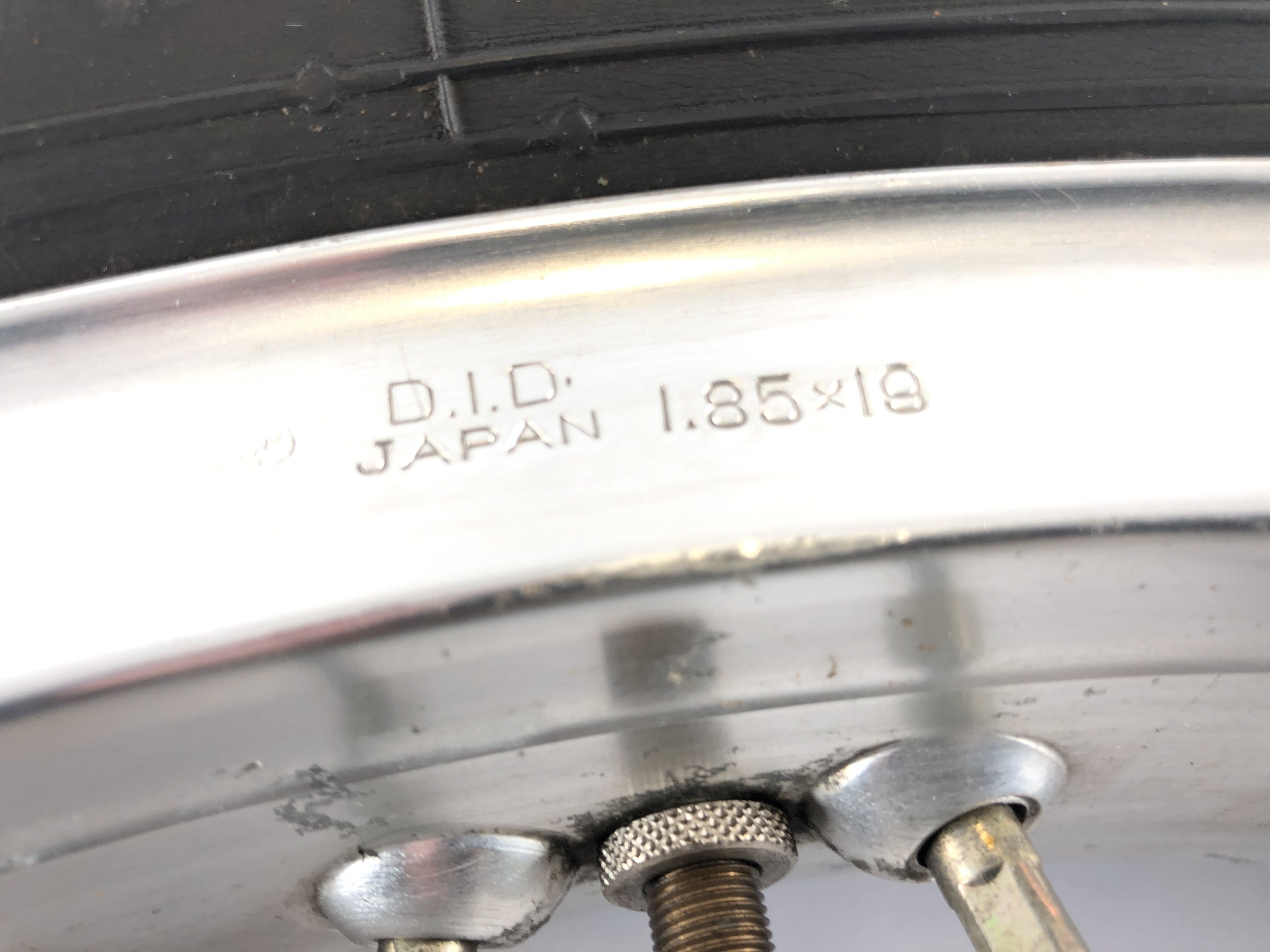 Honda GL 1000 Goldwing GL1 [1977] - Front wheel rim 1.85 x 19"