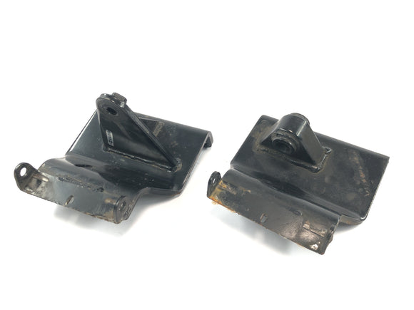 Suzuki Intruder VL 1500 AL [2000] - Trittbretthalter Trittbrettaufnahme Halter Satz vorne