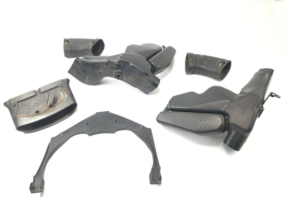 Kawasaki ZX 12 R ZXT20A [2001] - Kanał powietrzny Ramowy układ dolotu powietrza