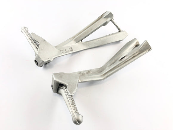 Ducati 1098 S H7 [2009] - dětské nohy vlevo a vpravo s držitelem