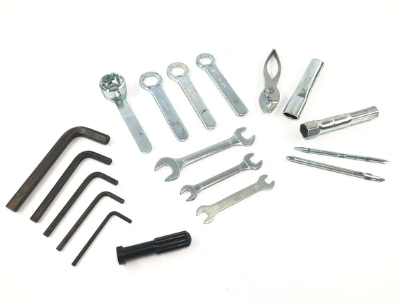 Suzuki Intruder VL 1500 AL [2000] - Bordwerkzeug Werkzeugtasche Werkzeugset original