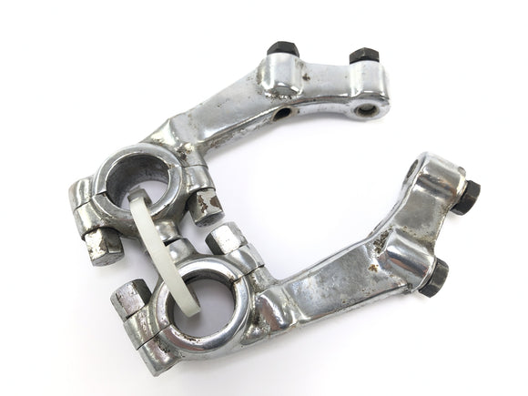 Moto Guzzi V7 Special [1971] - Paire de supports de guidon surélevés