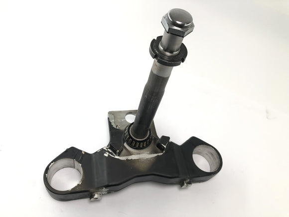 Suzuki VZ 1500 WVCU [2011] - Головка управления вилкой моста нижняя вилка моста