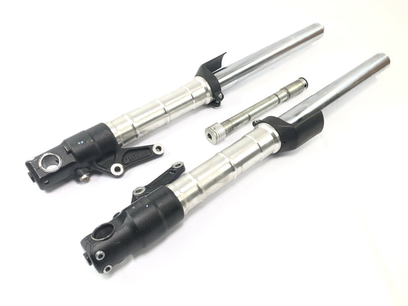 Triumph Speed ​​Triple T509 [1998] - Telescopische vork met as