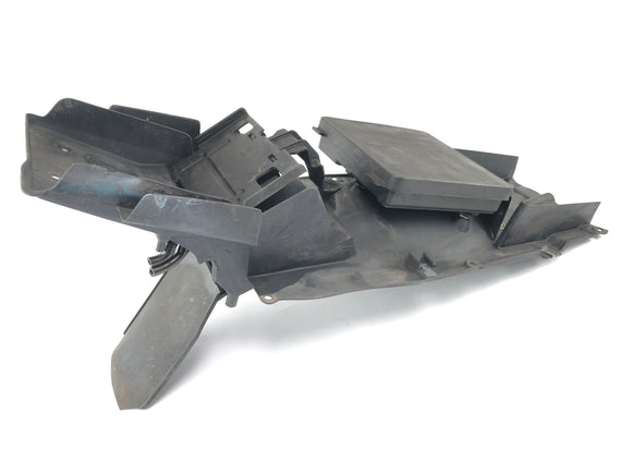 Aprilia SL 1000 FALCO PA [2000] - Protection des éclaboussures du couvercle de la roue arrière