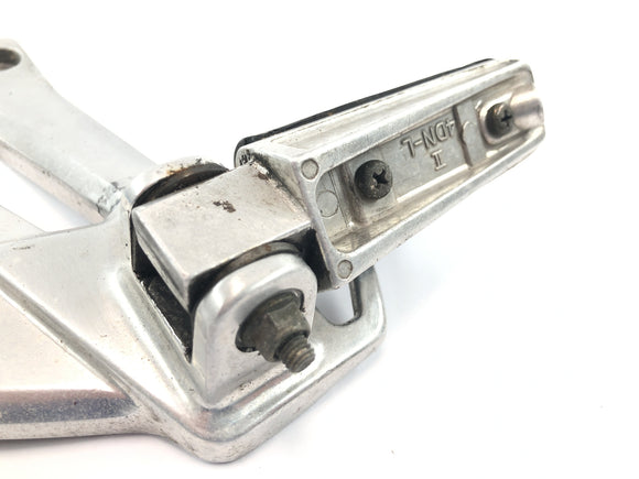 Yamaha XJR 1200 4PU [1996] - Soziusfußraste links mit Halter