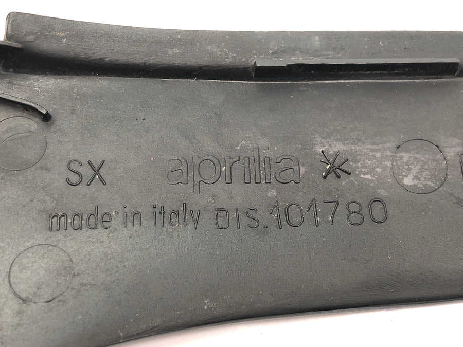 Aprilia RSV 1000 RP Mille [2001] - Indvendig panel øverst til venstre og højre