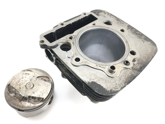 ヤマハTT 600 59X [1986]  - ピストンシリンダー付きシリンダーが溶接されています