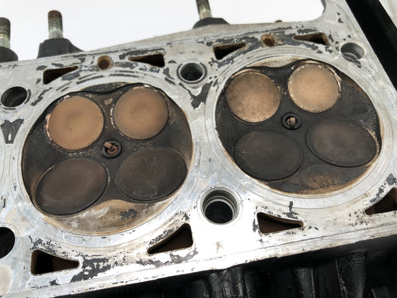 Kawasaki ZX -10 ZXT00B [1990] - cylinder head valve head motor head