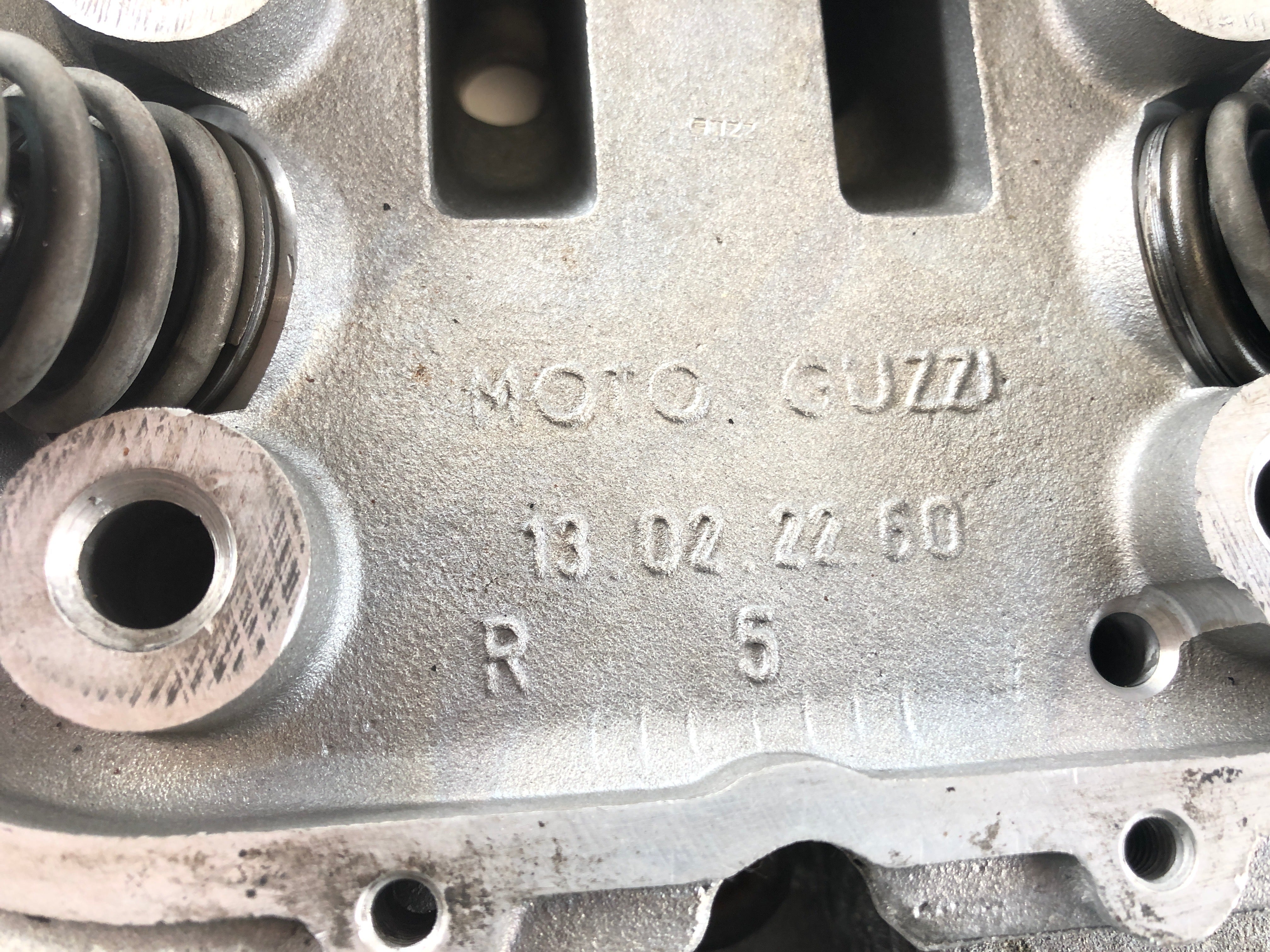 Moto Guzzi 850-T3 [1980] - Cylinder head cylinder horizontal left