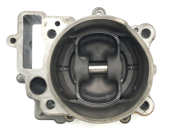 KTM 950 SM LC8 [2008] - Cylinder z tłokami z tyłu