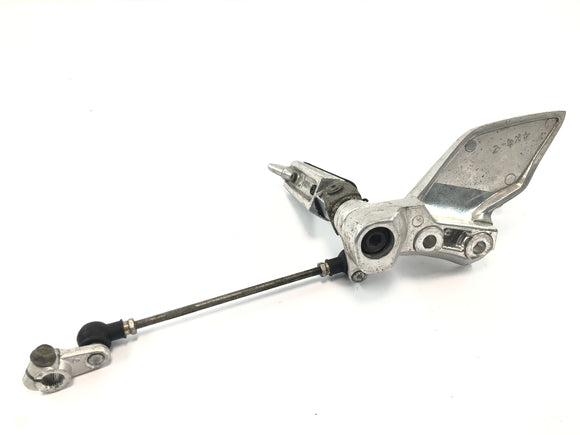 Yamaha XJR 1200 4PU [1996] - Fahrerfußraste links mit Schaltpedal und Gestänge